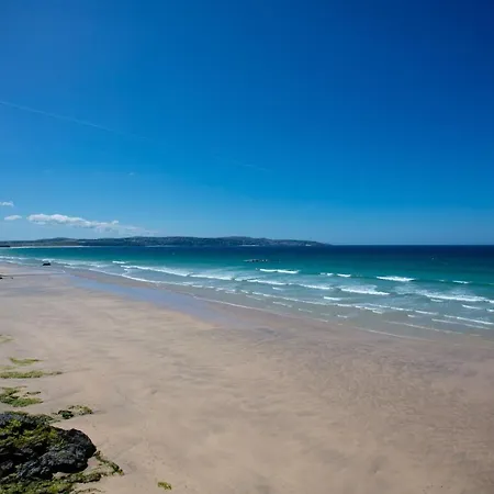 Porthia * Hayle